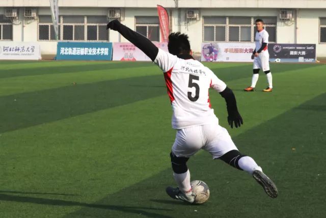曼城在英超对战中以5-3战胜桑德兰，数据一览